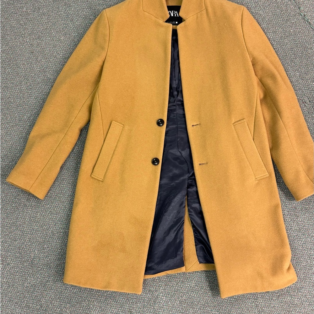 Zara Tan Trench Coat with Classic Collar and Tailored Cut